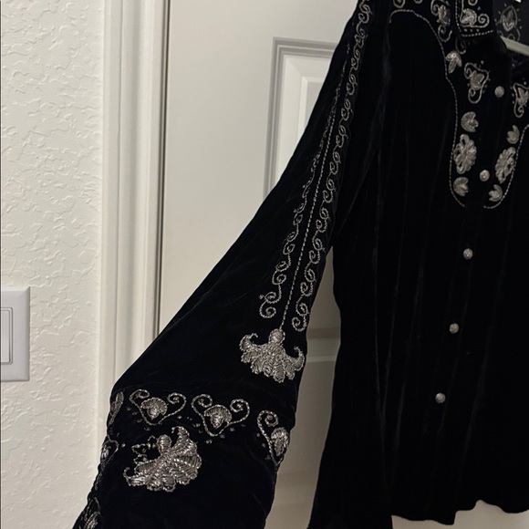Black Embroidered velvet western Button-Up Shirt - Picture 4 of 7